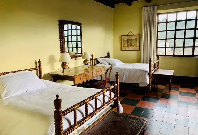 Basic, Twin Beds, Mayan Inn 2/10
