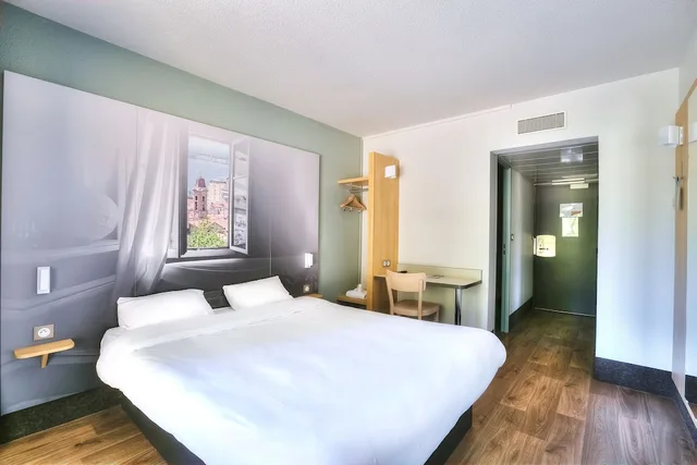 غرفة سوبيريور بسرير مزدوج، B&B Hotel Villeneuve Loubet Village 2/5