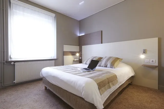 Standard, 1 Queen and 1 Double Bed, Queen Bed, Campanile Epinal Centre - Gare 3/10