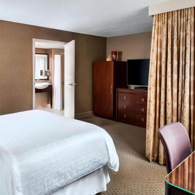 غرفة بسرير كوين، SHERATON CENTRE TORONTO 4/14
