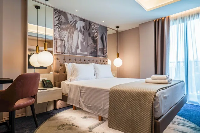 غرفة قياسية بسرير مزدوج، Gate Twenty Two Boutique Hotel 2/8