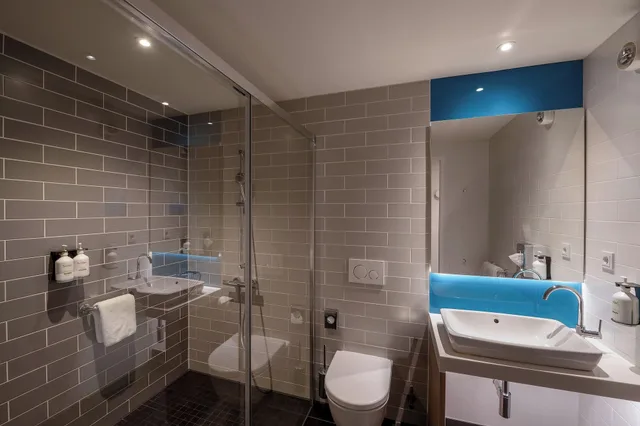 Standard, Multiple Beds, Corner، Holiday Inn Express Munich North, an IHG Hotel 4/5