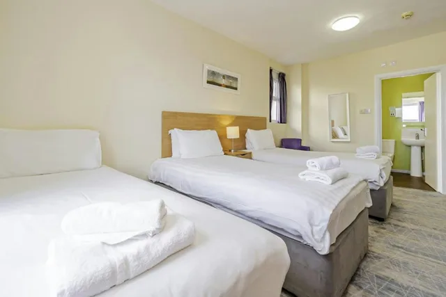 Standard Triple Room, Majestic Hotel Eastbourne by Belvilla 1/5