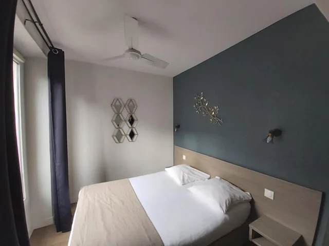 Room, Double Bed, Eiffel View، HOTEL EIFFEL KENSINGTON 6/10