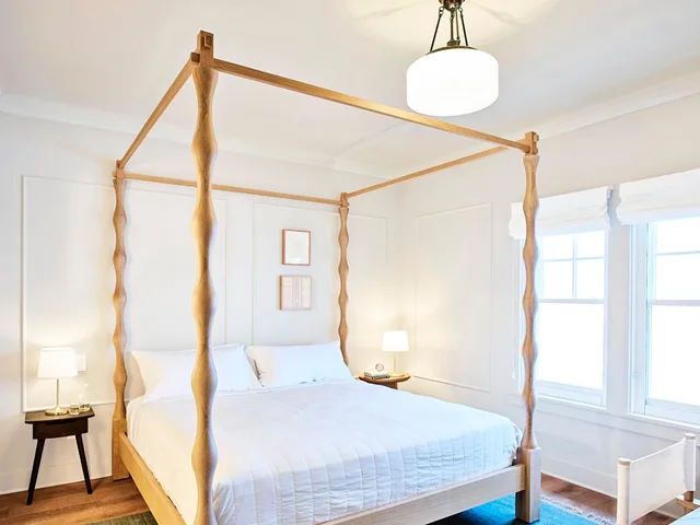 جناح بسرير كينج، The Lake House on Canandaigua 1/1