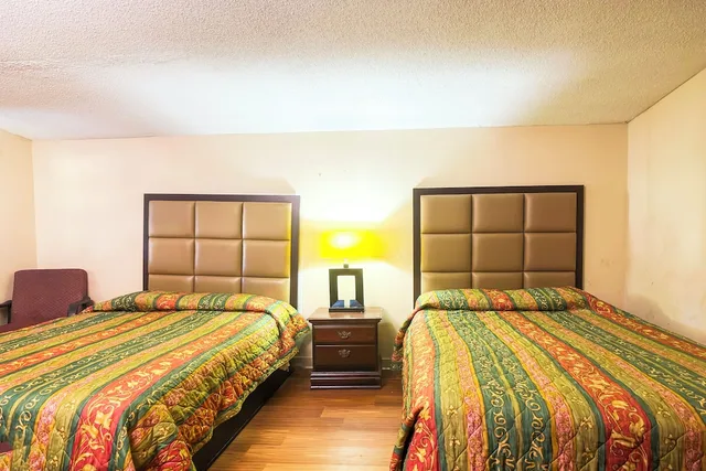 2 Full Beds Non-Smoking، Bama Motel Mobile I-65 & US-90 7/10