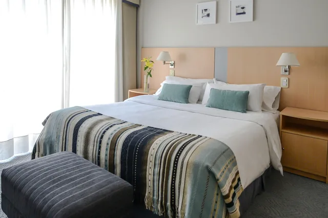 جناح بسرير مزدوج، Portal Plaza Suites 1/3