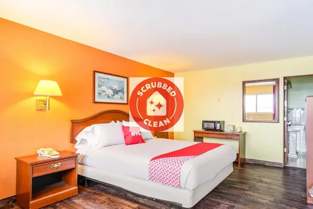 غرفة بسرير كينج، OYO Hotel Downtown Peoria I-74 6/10