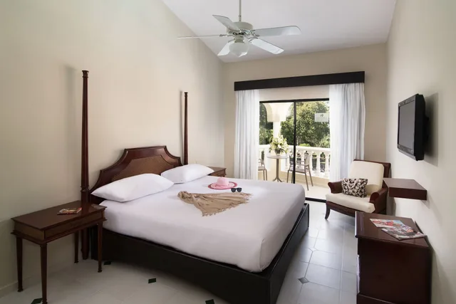 Junior Suite, King Bed, Cofresi Palm Beach and Spa Resort All Inclusive 4/9
