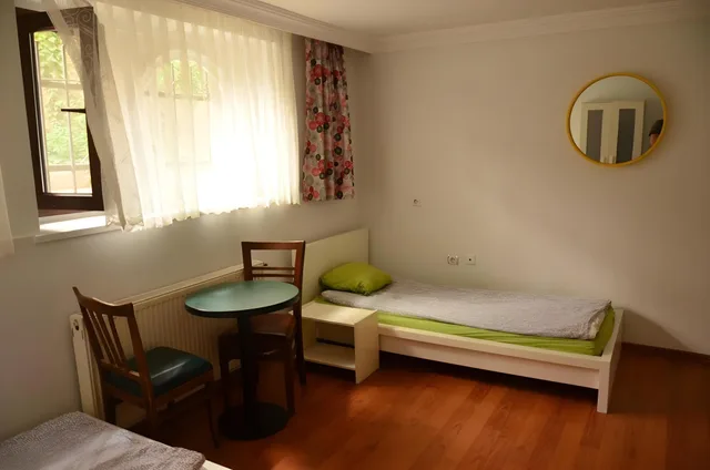 سكن مشترك مختلط بسريرين منفصلين وثلاثة أسرّة، Deeps Hostel 2/2