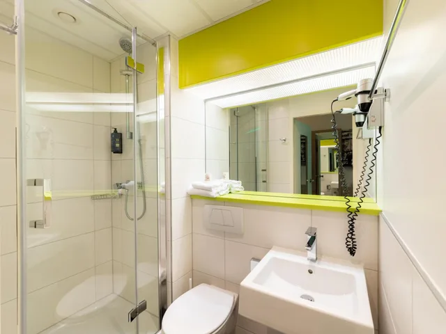 غرفة ثلاثية، B&B Hotel Bochum Hbf - Nord 8/8