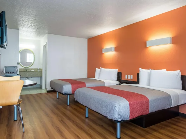 غرفة بسريرين مزدوجين، Motel6 Columbus, OH - OSU 1/2