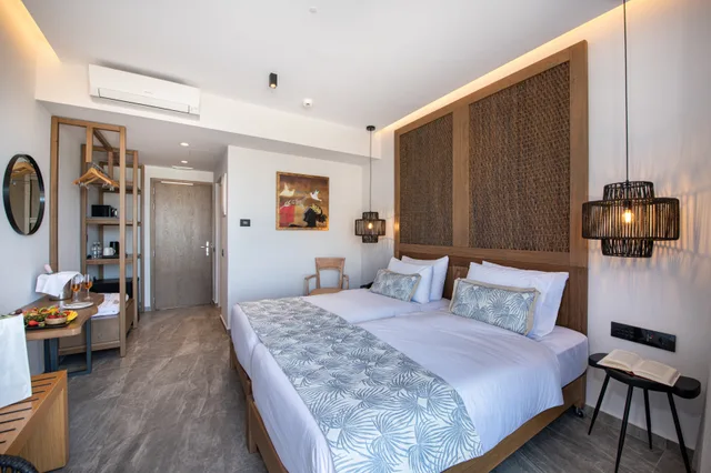 غرفة سوبيريور بسرير مزدوج بإطلالة على البحر، Delfina Tropic Beach 1/5