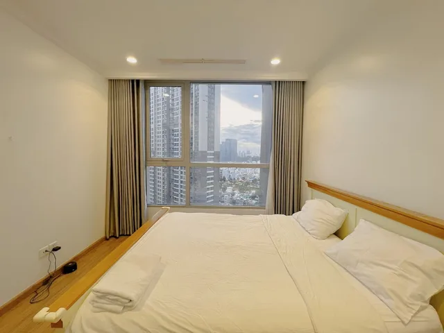 3 Bedrooms, Deluxe, Apartment, 1 King and 2 Queen Beds, 2 Bathrooms، Christine S Saigon Apartment 4/10