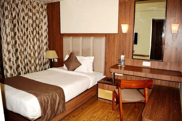 غرفة قياسية بسرير فردي، Krrish Clarks Inn 1/2