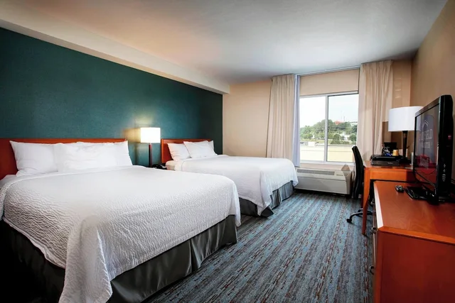 Room, 2 Queen Beds, Accessible, Fairfield Inn And Suites Sudbury 1/3