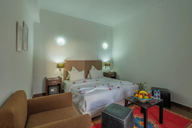 غرفة بسرير كوين بإطلالة على الحديقة، Taj Atlas Wellness Boutique Hotel And Spa 2/4