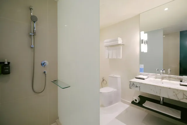 غرفة قياسية بسرير كوين للمدخنين، Holiday Inn Express Bangkok Siam 5/7