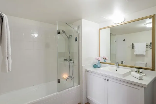 غرفة تنفيذية بسرير كوين وسريرين منفصلين بغرفتي نوم، Oaks Gold Coast Calypso Plaza Suites 4/4