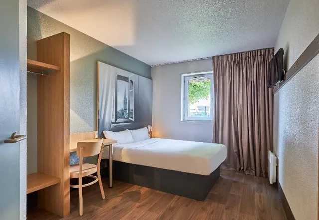 غرفة قياسية لذوي الإعاقة، B&B Hotel Caen Memorial 1/1