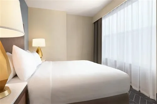 جناح، Embassy Suites by Hilton Wilmington Riverfront 2/3