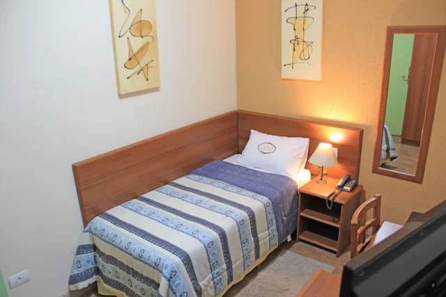 غرفة قياسية مفردة بسرير فردي بحمام خاص، Hotel Pousada Valparaiso 1/7