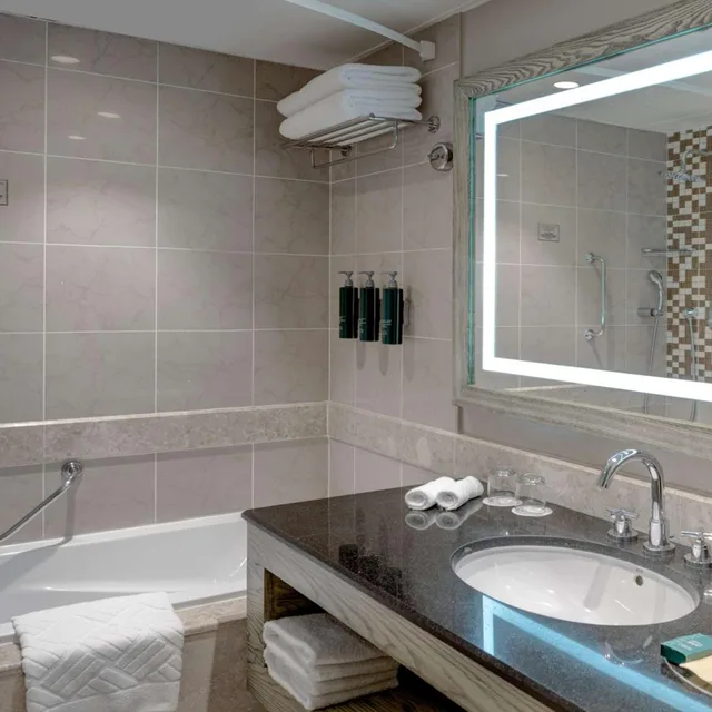 Family, 2 Queen Beds, Garden Access، Hilton Salalah Resort 10/10