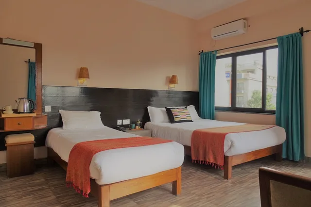 غرفة ديلوكس بسرير مزدوج أو سريرين منفصلين بشرفة، Hotel Karuna 4/6