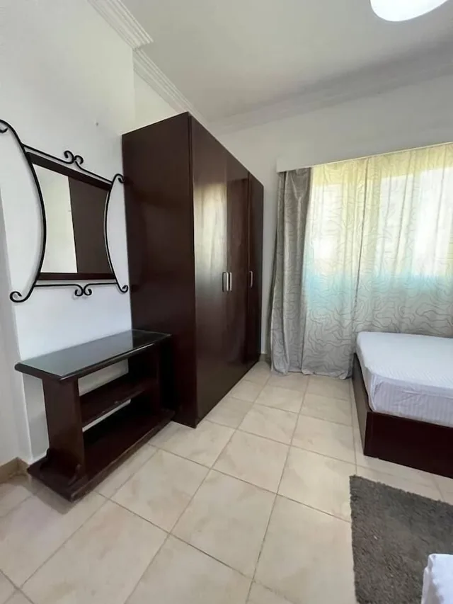 شقة بسريرين منفصلين وسرير كوين بغرفتي نوم مع أريكة، Lilly Apartments 5/7