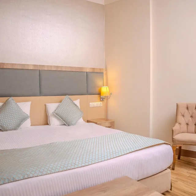 غرفة قياسية بسرير كينج، Mari Suites Hotel 1/7