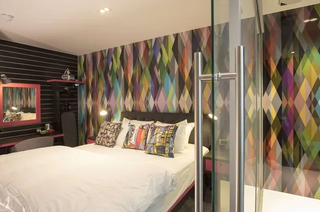 غرفة بسرير كوين، Village Hotel Bristol 1/5