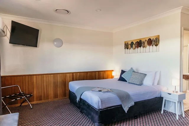 Spa, King Bed، Outback Motel Mt Isa 2/7