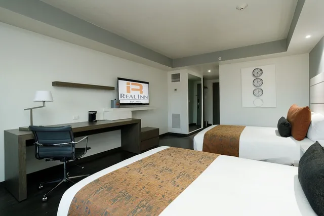 غرفة تنفيذية بسريرين مزدوجين، Real Inn Tijuana by Camino Real Hotels 4/8