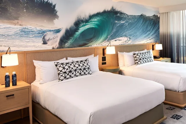 غرفة بسريرين كوين بإطلالة على البحر لذوي الإعاقة، The Ritz-Carlton O ahu, Turtle Bay 3/7
