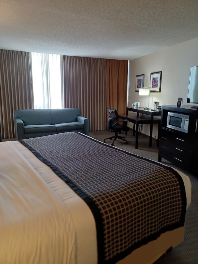 Deluxe, King Bed, Casino Tower، Valley Forge Casino Resort Casino Tower 2/4
