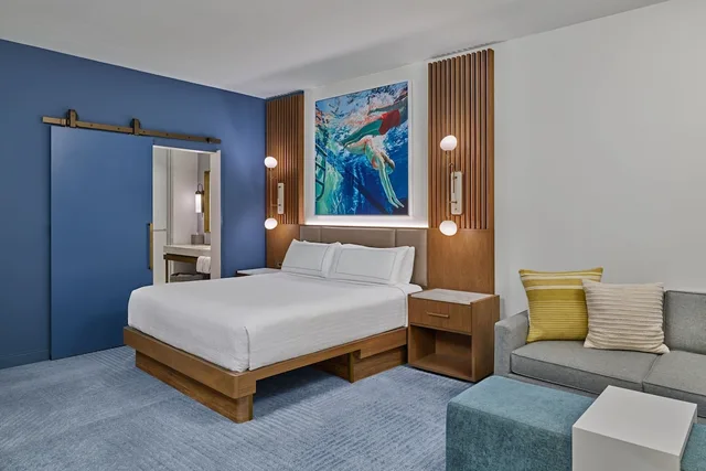Junior Suite, Studio, King Bed, Sofa، Walt Disney World Swan Reserve 4/10