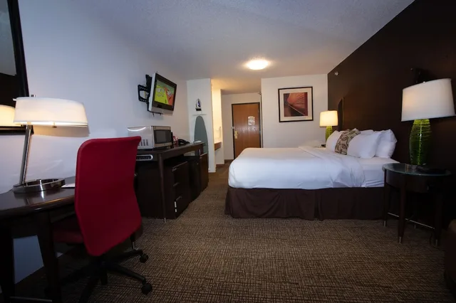 غرفة بسرير كينج، Alliance Hotel & Suites, a Howard Johnson by Wyndham 3/4