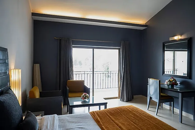 Deluxe, Double Bed, Pool View, Balcony, BAYWATCH RESORT 3/4