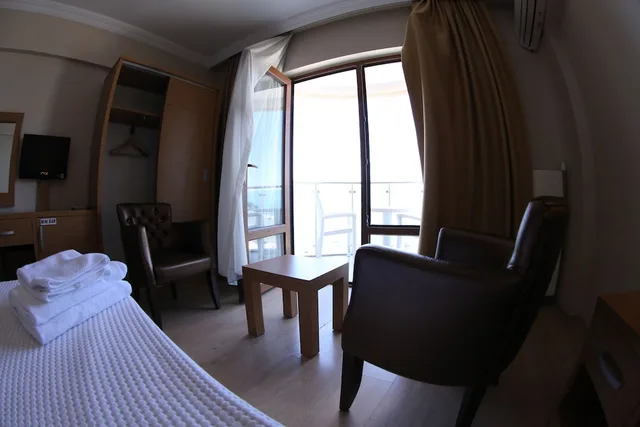 غرفة قياسية بسرير مزدوج بإطلالة جزئية على البحر، Turkuaz Beach Hotel 2/3