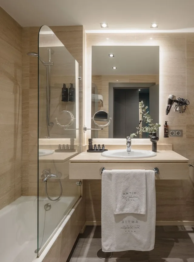 غرفة سوبيريور مفردة بسرير مزدوج، Hotel Antik San Sebastian 2/2