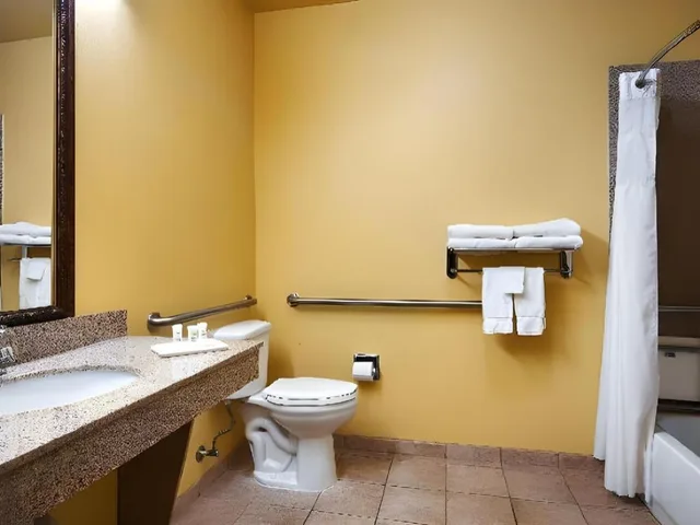 غرفة بسريرين كوين لذوي الإعاقة، Best Western Plus Sweetwater Inn & Suites 4/4