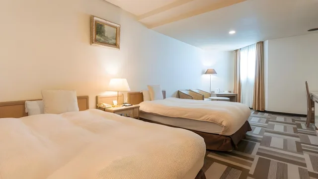 Standard, Hotel New Century 1/1