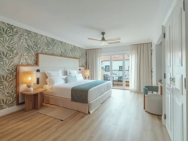 غرفة بسرير كينج بإطلالة على الحديقة بشرفة، Hyatt Ziva Madeira 3/5