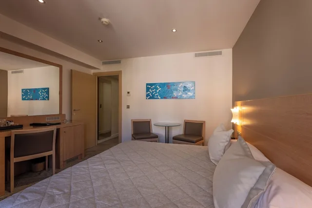 غرفة قياسية بسرير مزدوج، Hotel Le Rocher 2/7