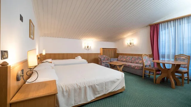 غرفة رباعية في الملحق، Hotel Intermonti 6/10