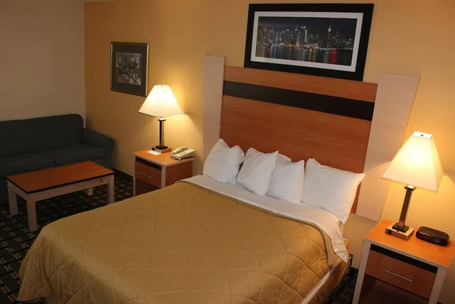 غرفة سوبيريور بسرير كوين، Baymont by Wyndham North Dartmouth / Fall River 3/4