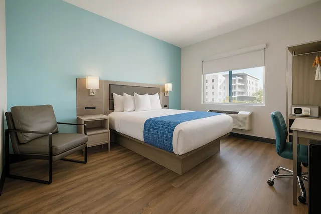 غرفة بزنس بسرير كوين، Travelodge By Wyndham LAX South 3/10
