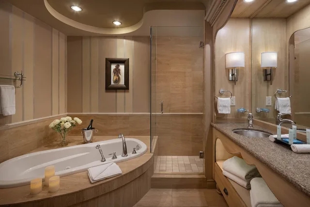2 Bedrooms, Premium, Suite, King and Queen Bed, Sofa, The Royal Kelowna 6/7