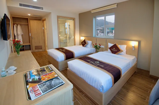 Senior, Twin Beds, Sea View, Balcony, Gibson Hotel Nha Trang 2/10