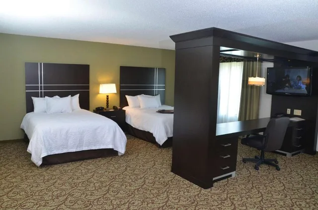 استوديو بسريرين كوين مع أريكة لذوي الإعاقة، Hampton Inn and Suites Sharon 2/10